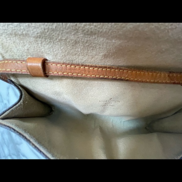 LOUIS VUITTON MONOGRAM CANVAS WAIST POCHETTE - Picture 8 of 16